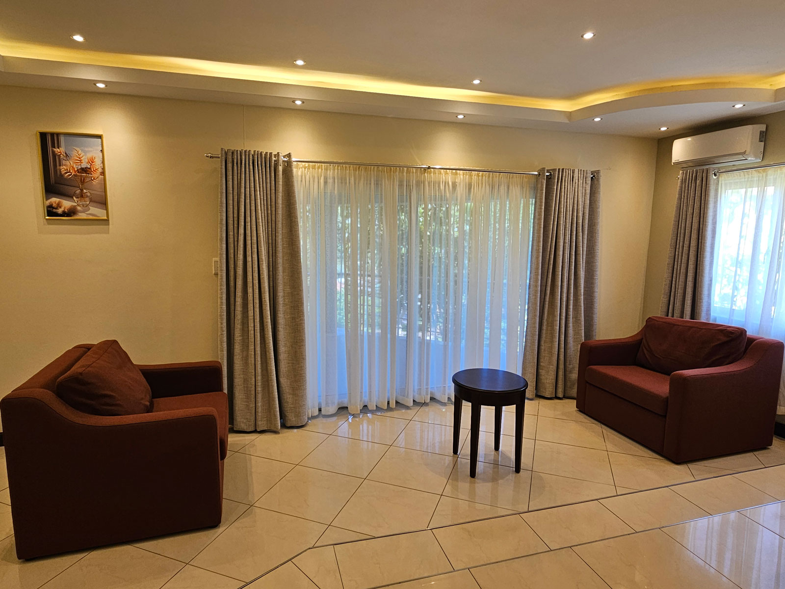 Deluxe Executive – Sea and City View - Image 6